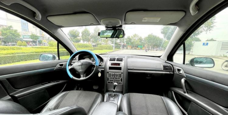 Peugeot 408 sở hữu không gian nội thất rộng rãi 1