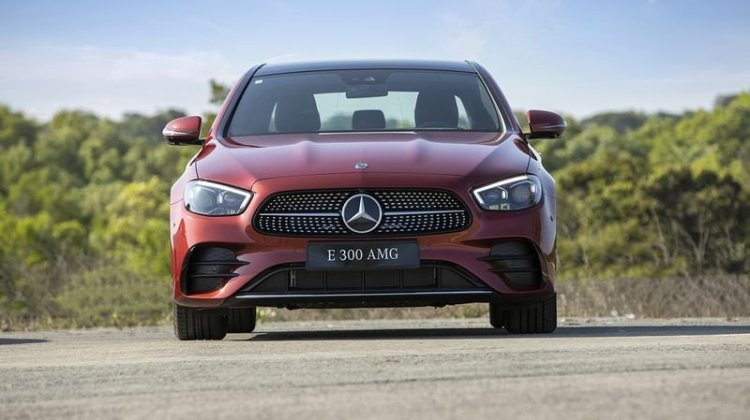 Chỉ 2 Thuế  Mercedes E300 cũ 2022 màu đen lướt 1000 Km lô thanh lý   91071