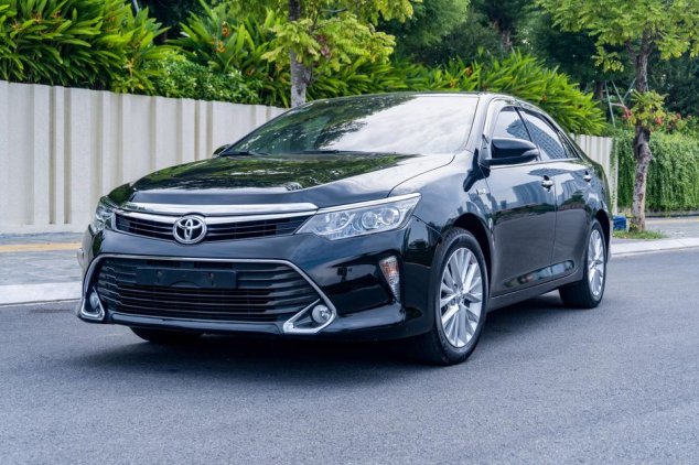 Cập nhật bảng giá xe Toyota Camry 2018 trả góp lãi suất thất