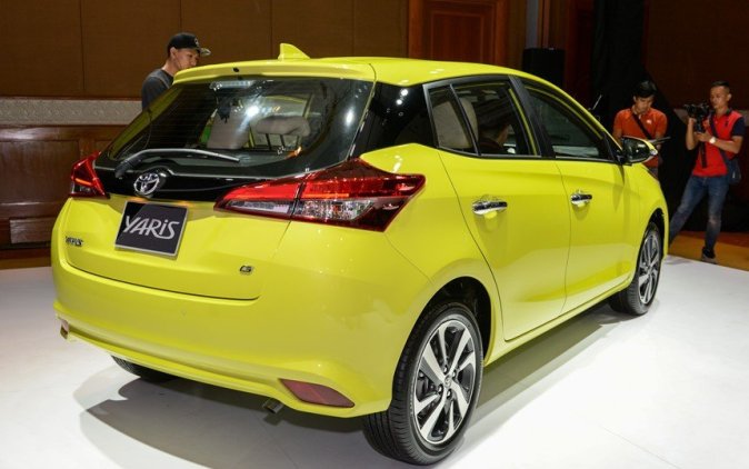 Giá xe Toyota Yaris 2018 hiện nay ..