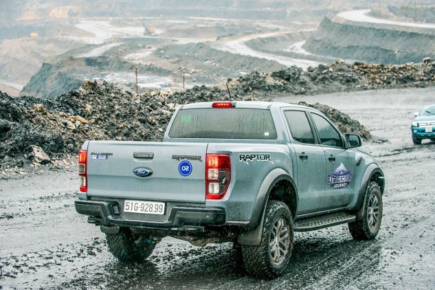 Giá xe Ford Ranger Raptor 2019 tại Oto.com.vn.