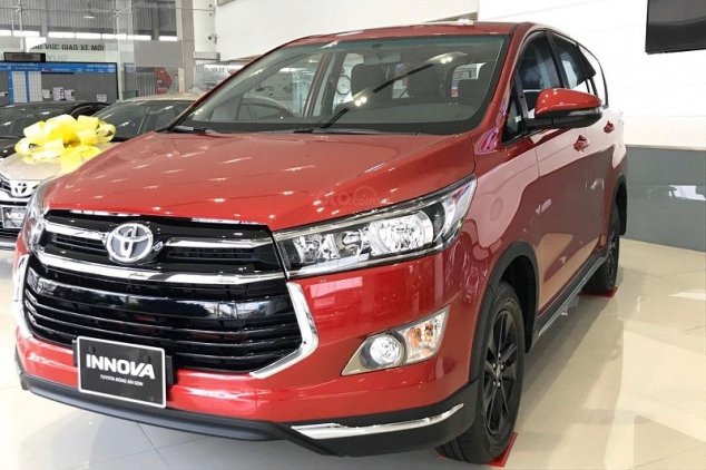 Giá bán Toyota Innova 2020 khá cao so với đối thủ cùng phân khúc 1