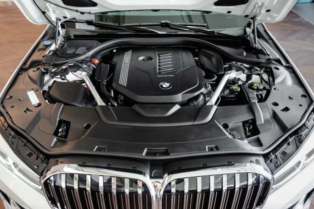 Xe sử dụng động cơ xăng tăng áp I6, 3.0L 1