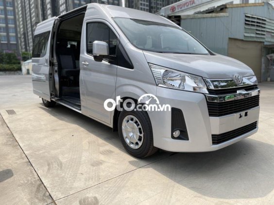 Xe 16 chỗ Toyota Hiace Ford Transit hay Hyundai Solati