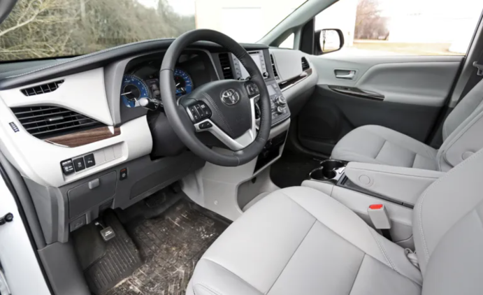 Tìm hiểu thêm về nội thất Toyota Sienna 2019.