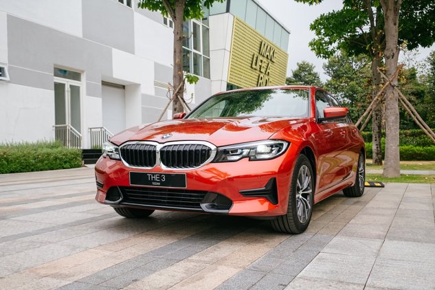 Độ thêm gần 1 tỷ toàn đồ hiệu BMW 320i chạy 32 vạn được bán lại với giá  không ngờ
