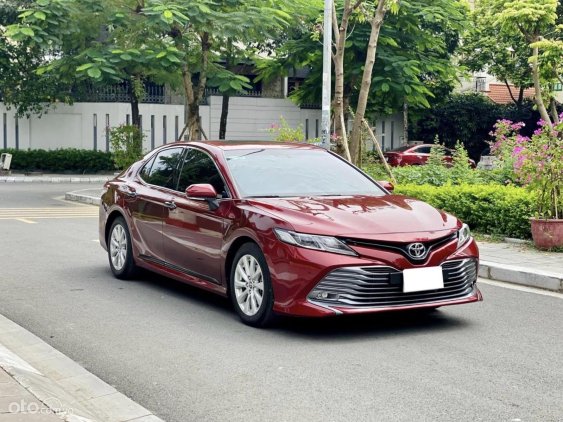 Giá xe Toyota Camry 2021 tại Oto.com.vn