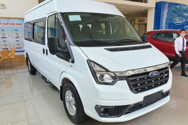 Ford Transit 2021 là đối thủ trực tiếp của Toyota Hiace 1