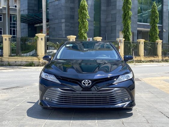 Giá xe Toyota Camry cũ cập nhật mới nhất