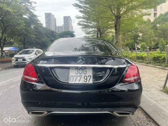 Có nên mua xe Mercedes-Benz C200 2018 cũ không?