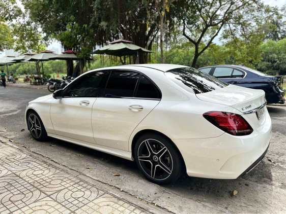 Kinh nghiệm mua Mercedes-Benz C300 2019 cũ chất lượng