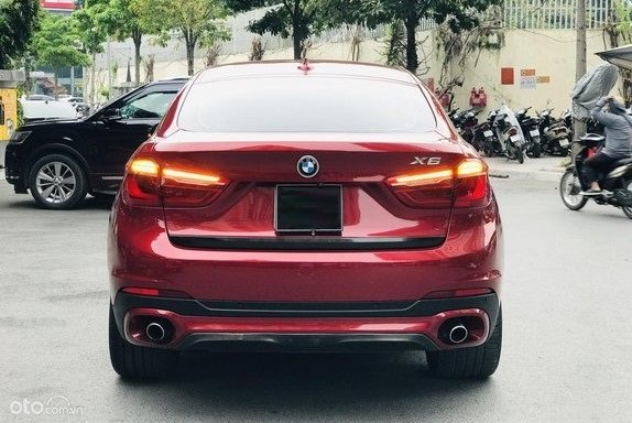 BMW X6 2015 có giá gần 34 tỉ đồng tại Việt Nam