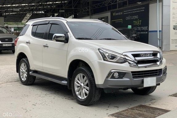 Isuzu Mu-X gia nhập thị trường ô tô từ giữa năm 2016 nhằm đối đầu với Toyota Fortuner 1